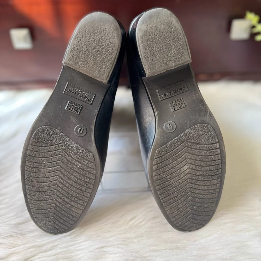 Woodbridge black outdoor